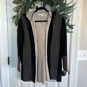 NWOT Lou & Grey Hooded Poncho Wrap